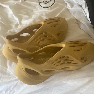 Yeezy foam runners slightly used in good condition